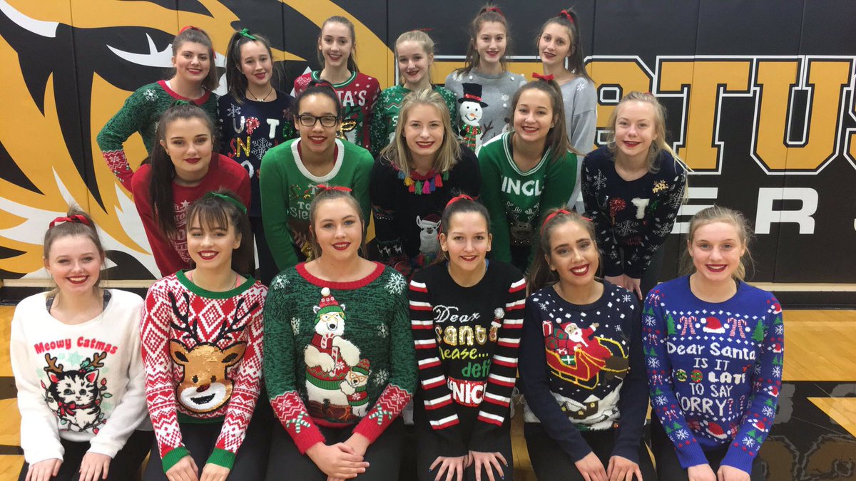 FHS_TigersCheer's tweet photo. Merry Christmas! https://t.co/gH8YLELfE0