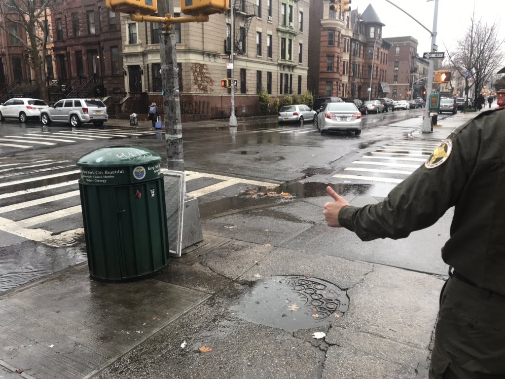 peachesbrooklyn's tweet photo. @CraeBoog @NYCSanitation @BACARDI And thanks to @NYCSanitation for coming out and giving us the thumbs up. Sorry for the confusion! https://t.co/xsNPPuwtw3