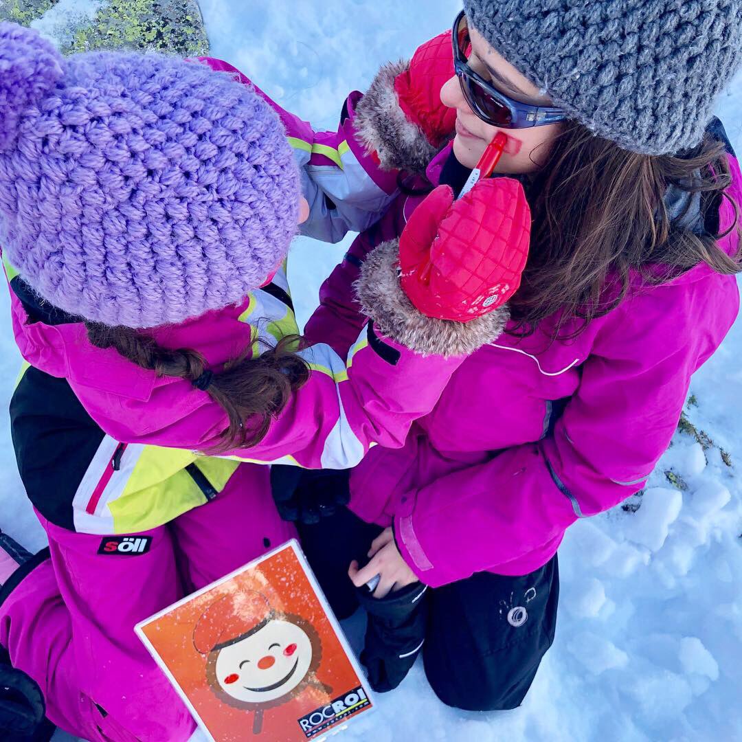 Ja no falta res per fer cagar el tió!! Amb Roc Roi pots aprofitar el cap de setmana per anar-lo a buscar pels boscos de GrandValira. Una aventura en família molt divertiva! Més informació a <a href="/RocRoiAdventure/">RocRoi</a> #Andorra