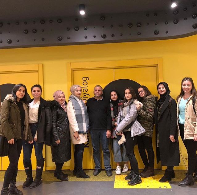 birupsa's tweet photo. Tekrardan Karanlıkta Diyalog'taydık 🕶 Bu harika farkındalık etkinliği için teşekkür ederiz #karanlıktadiyalog #turkcelldiyalogmüzesi #birupsa #biruniüniversitesi #eczacılıkfakültesi https://t.co/rYYpv0Ad9g