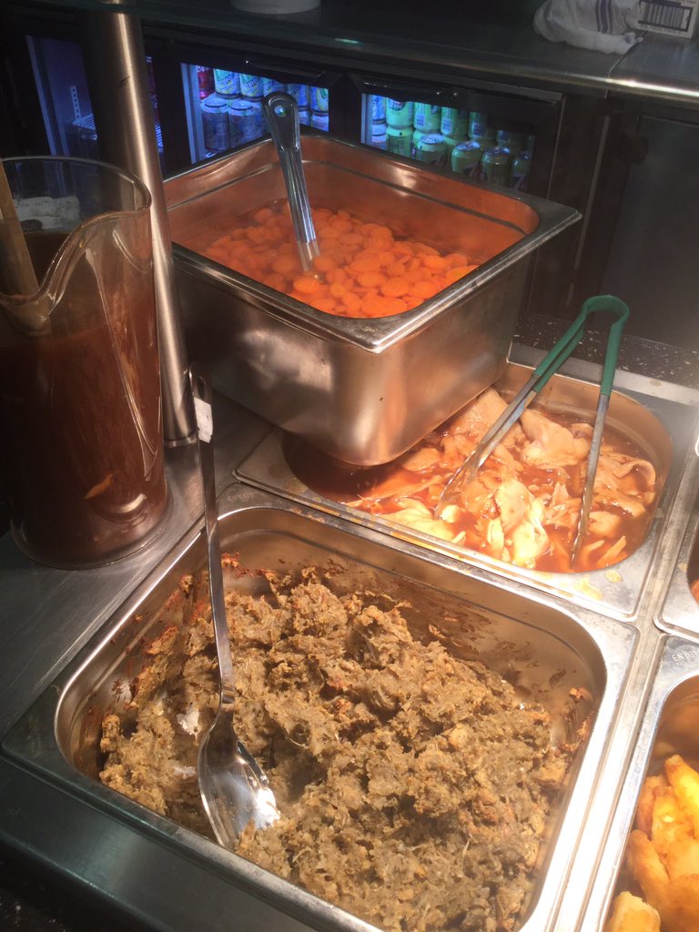 TheHiveYZ's tweet photo. Great to see another Full Xmas dinner being served by our 5 Star Hygiene rated Cafe on Seniors tonight. Absolutely fantastic fare and all for just one Pound! #TeaforaQuid #5star #freshfare https://t.co/WkHtjzC6qd