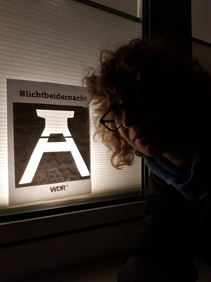 wavegirl02's tweet photo. Eine Ära geht zu Ende. Auf Kohle geboren mit Stahl in den Adern. Mein Uropa, meine Opas waren Bergmänner. Mein Vater war Stahlarbeiter, ich bin es noch. Heimat ist das Ruhrgebiet, Pottkind. GLÜCK AUF!DANKE! #SchichtimSchacht #DankeKumpel #LetzteSchicht #lichtbeidernacht #GlückAuf https://t.co/gNDKLfxCI6