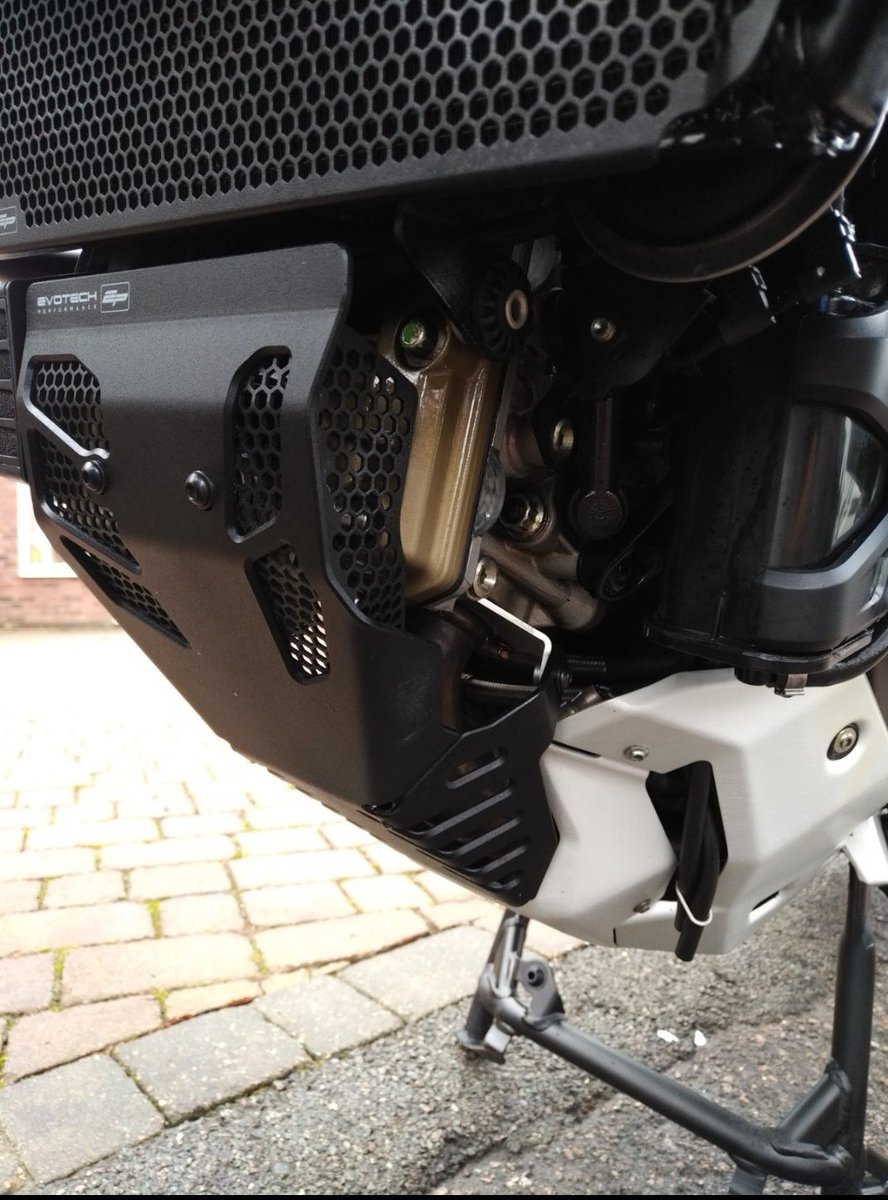 Hishine01's tweet photo. Superb #Ducati Multistrada recently given an Option 2 Bike Detail including adding some very important @XCPPRO Anti-Corrosion Rust Blocker to protect against our harsh winter.  #MotorbikeDetailing #valeting #xcppro #BikeDetailer #BikeValeter https://t.co/FeEbGrexu9