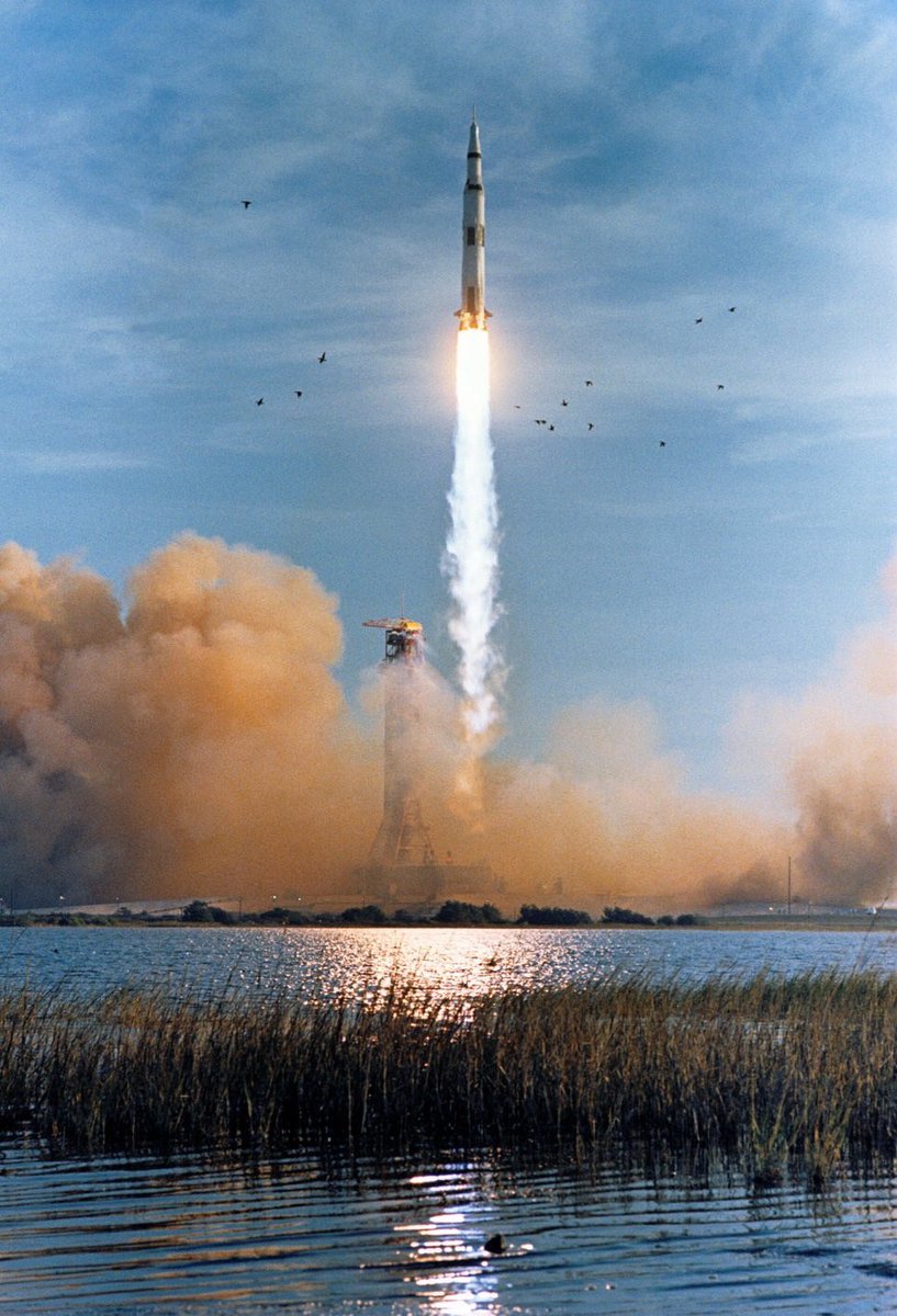 Astro_Wheels's tweet photo. ‘Twas the Flight before Christmas...’
https://t.co/5bnX2QHZba 💫
Love this fireside story...narrated by our good friend and master storyteller - Rob Navias; we often fondly refer to Rob as ‘The Voice of NASA’. 🎄
#Apollo8
#Apollo50
#SpiritOfApollo
#MerryChristmas https://t.co/LuuR1qac74