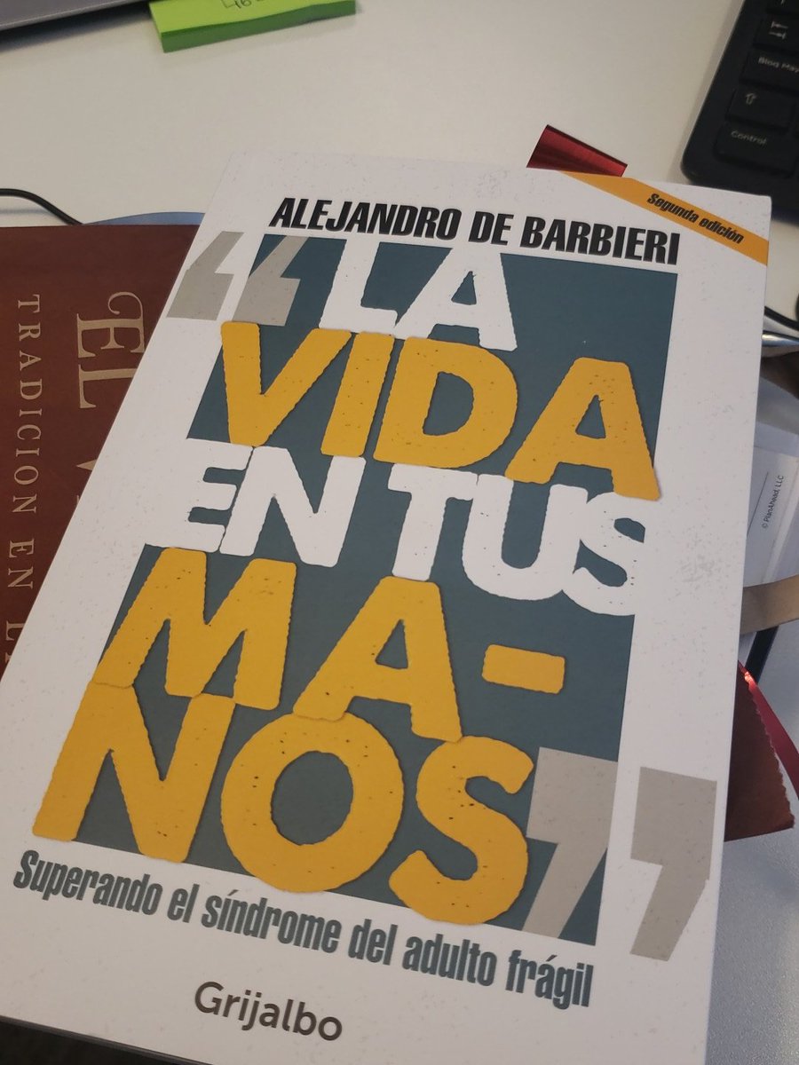 fioresantelli17's tweet photo. @AleDeBarbieri @VirreyLibros Ya tengo el mio!! Gracias a mi amiga invisible!!! 🤗 https://t.co/Qjt276uLM9