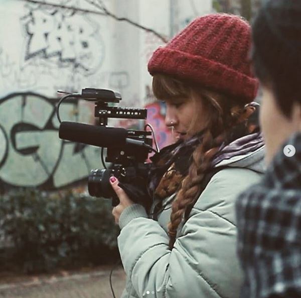 BerlinVideoteam's tweet photo. Team-Mitglied Antonia mit zwei brasilianischen "Pixadores", politischen Graffiti-Writern aus Sao Paulo. Das Video zum Foto gibt's bald beim Y-Kollektiv... // Toni shooting an Interview with two #pixadores from #Brasil for upcoming #ykollektiv #documentary 😎 https://t.co/99hnYakYnw