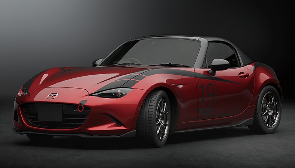 RoadandTrack's tweet image. Hell yeah we want Mazda to build this carbon fiber hardtop Miata. roadandtrack.com/car-shows/toky…