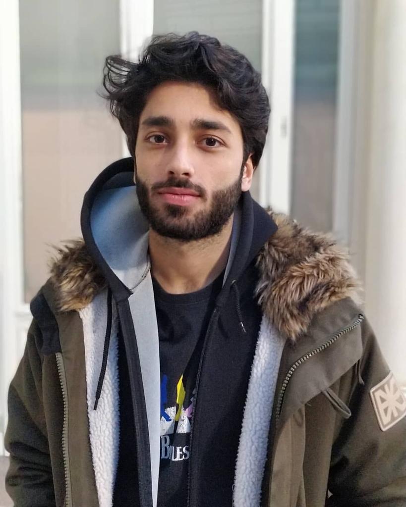 Cordio si esibirà stasera e avrà bisogno di tutto il nostro sostegno attraverso il televoto! Da rete fissa al numero 894.001 al costo di 0,51€ o via SMS al numero 475.475.1 al costo di 0,50€, il numero massimo di voti è 5. Appena inizierà la diretta comunicheremo il suo codice!