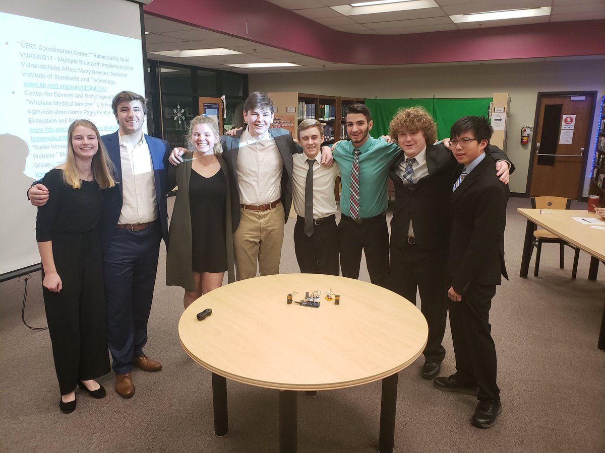 I was invited to see some great presentations this morning. #PLTW students from Biomed and Engineering classes collaborated to create some prototypes of innovative products! #msdr9 #OurHouSe #OHSProud