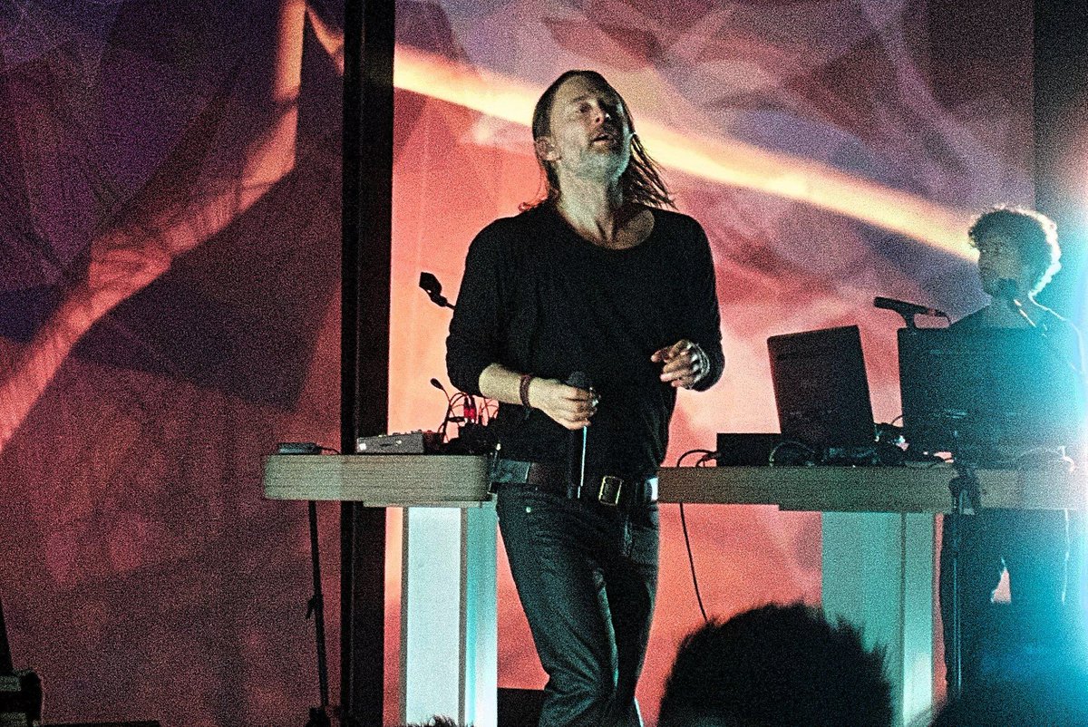 alysoncamus's tweet image. Review of @thomyorke show @LAOrpheum w/ @tarikbarri amazing visuals @nigelgod @flea333 #joeywaronker #ThomYorke #Radiohead #theEraser #AtomsforPeace @atoms_forpeace #TomorrowsModernBoxes #suspiria @RadioheadClub @radioheadlive @radiohead @Radiohead_info  rocknyc.live/thom-yorke-at-…