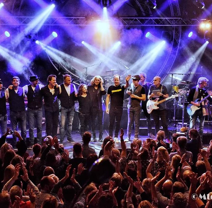 #Eversbedankt 👏🏻 Afgelopen zaterdag stond de koning van de Nederlandse radio 📻 Edwin Evers met zijn <a href="/edwineversband/">Edwin Evers Band</a>  nog op ons podium, vandaag maakte Edwin met zijn radio vrienden de allerlaatste <a href="/eversstaatop/">Evers Staat Op</a> ochtendshow!  

#DeFinale