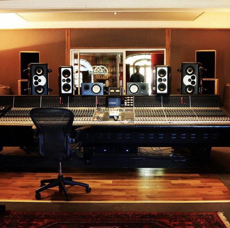 barefoot minimain12 studio monitor