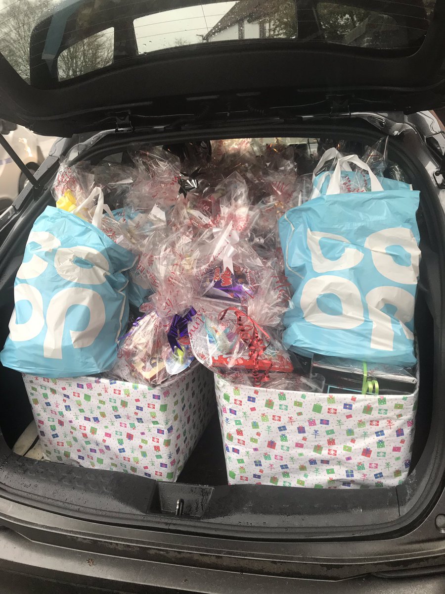 sam725591's tweet image. Delighted to spread a little joy today to the many patients staying in hospital over Xmas with care packages so everyone feels special 🎄 @NNUH @TimNewby80 @jodilovett_ @HawVicky @VailStusrt @TanyaBrodie1 @JamesPagetNHS @kingslynnhospital