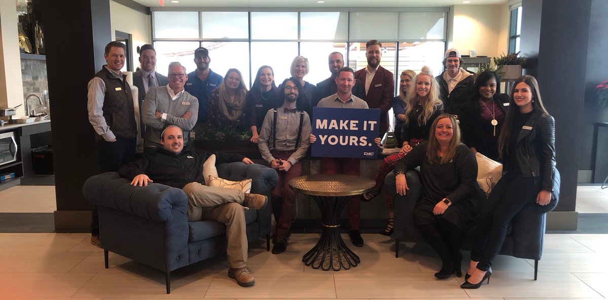 The holidays are ramping up, as is our love for #TeamLMC!
🎄
#HappyHolidays #LMCHoliday2018 #Proud2BeLMC