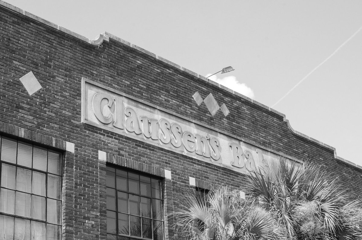 HistColumbia's tweet photo. Searching for that last minute present? Look no further than our popular Behind-the-Scenes Tour of the historic Claussen's Inn in @FivePointsSC! Tickets are available for members only until Jan. 10 (Historic Columbia membership is also a great gift, BTW). https://t.co/JXkBnvnt9E https://t.co/11NDa09LEp