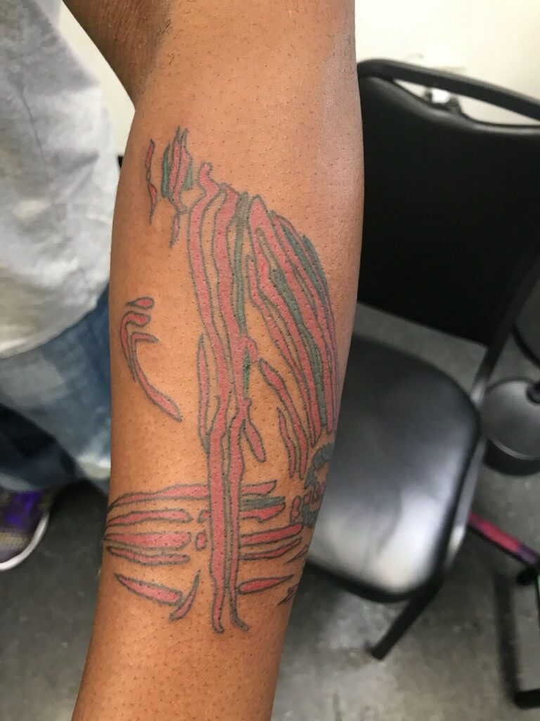 CreativeMindz1's tweet photo. @JarobiWhite A Tribe Called Quest Represent. One Love https://t.co/Ga9US1H8S7