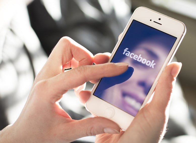 Facebook Cryptocurrency: Is the Tech Giant Developing a Stablecoin? Facebook (NASDAQ:FB) is reportedly developing a cryptocurrency that will let users send money via its WhatsApp messaging app. The new... cryptocurrencynews.com/daily-news/cry… @boyanjosic coin news, coin news today, crypto ...