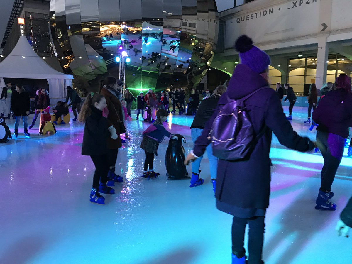 IIJonesyII's tweet photo. Ice skating... completed it! #DidntFallOver #BasicallyPro https://t.co/2vc6pB2I92