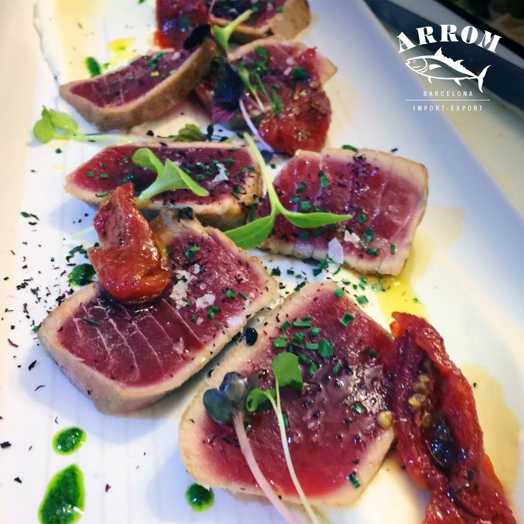arrombarcelona's tweet photo. Ubicado en el @cacmalaga , hoy os presentamos el @oleocac. El local ofrece dos opciones: un amplio y agradable interior y una terraza perfecta para comer disfrutando del buen clima de la zona. Tradición malagueña con un toque de autor y exquisito sushi.  
#selectedbyarrom https://t.co/Yr2VQZ690E