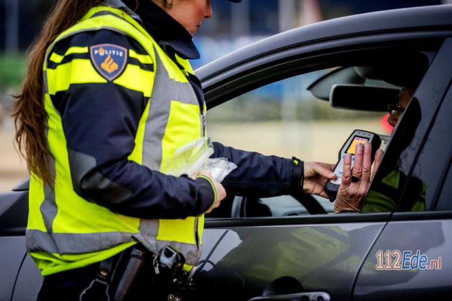 🚨 Omstanders halen dronken automobiliste van de weg in #Bennekom 112.press/Qv71pN 112Ede https://t.co/9nwPs85vPc