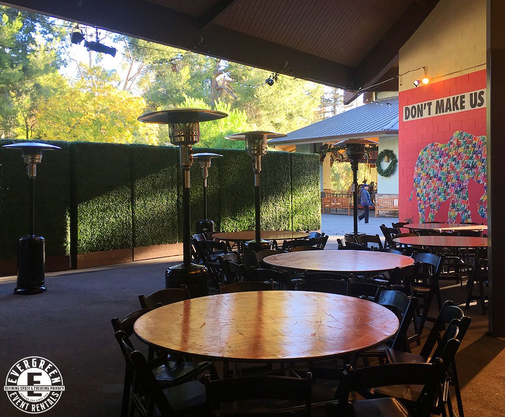 GeraniumStreet's tweet image. Easily align our hedges to create privacy for your event, even if your venue is within a public space. Creating privacy has never looked this good.
#CreatePrivacy #Privacy #HolidayParty #LAZoo #EventRental
