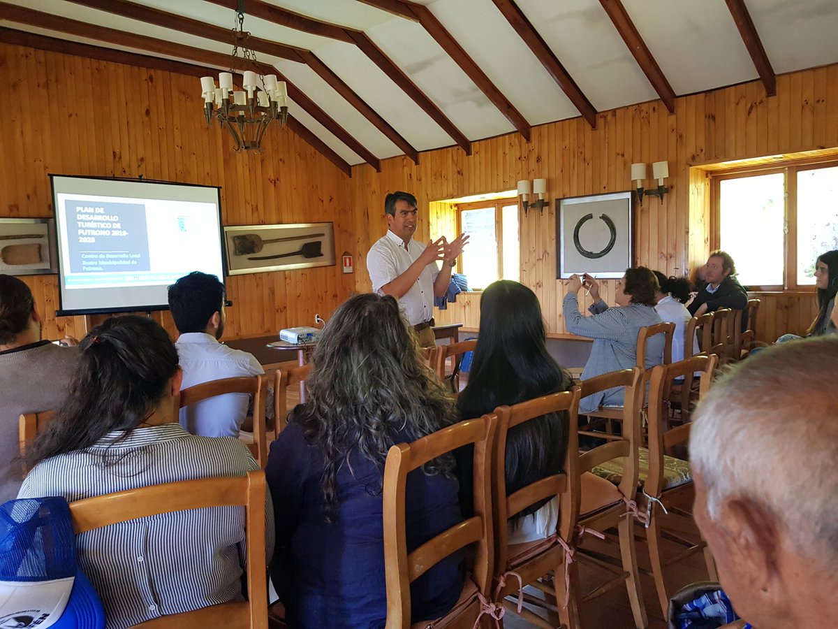 IMunicipalidad's tweet photo. Presentación de PLADETUR 2019 - 2028 para nuestra comuna @claudiolavado @austral_losrios @DiarioFutrono @somosfutrono1 @rdiferenciafm @2016cruce @DiariosLaVoz @elfutrono @Portal_SN @regioncatorce @RadioDelLago933 https://t.co/eqsFfGsuxf
