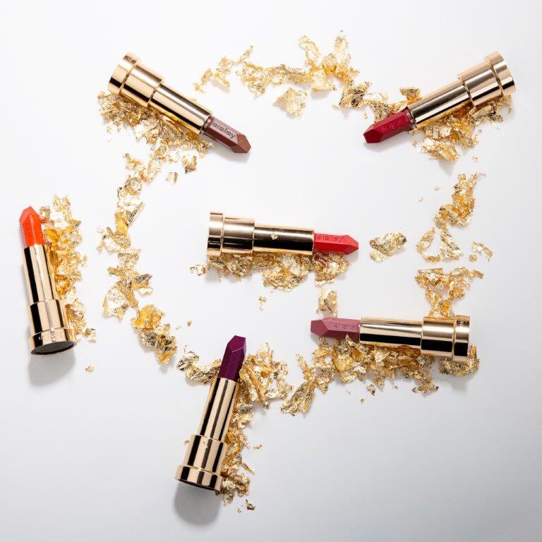 Add a touch of gilded golden glamour to your festive weekend plans 💋

#lephytorouge #mysisleychristmas