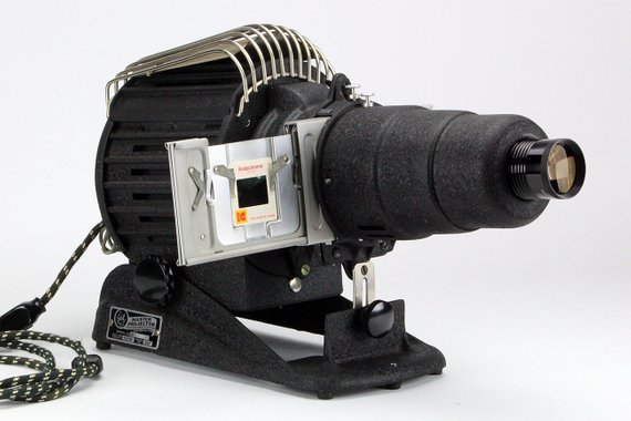 RetroPickers's tweet image. Unique holiday gift idea for the collector! Vintage Gold E Master Projector Model 447 Magic Lantern w/ Anastigmat 61/2 Lens– It works! - etsy.me/2PZ1TPE