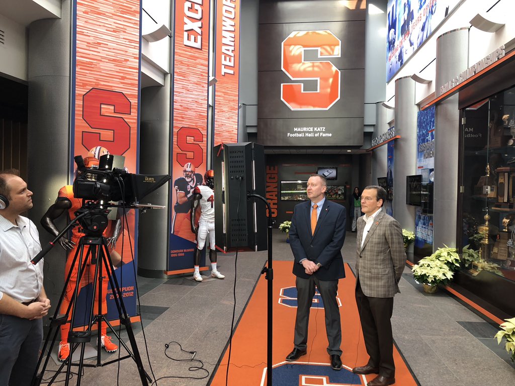 IVMFSyracuseU's tweet image. Want to join @CuseFootball in Orlando?! Stay tuned: Big Announcement coming tomorrow! 🏈🍊 @SyracuseOVMA @Cuse @DrMikeHaynie #CuseForTroops
