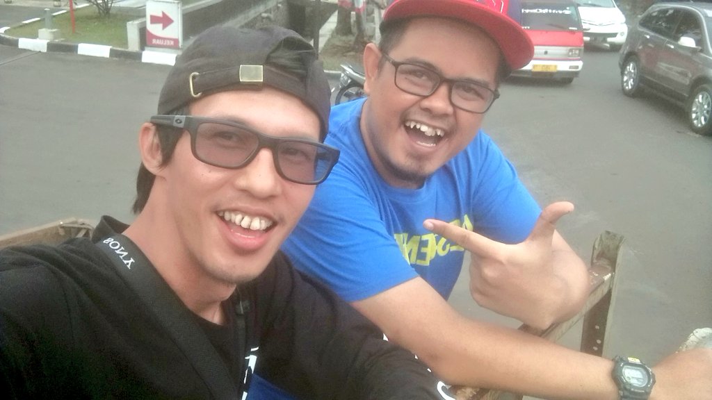 Pasca Rap Kampung The Movie.
Here we go again.
"Chyper of Decade"

2 days with Oldskool Truck
Koldulak

We build by community. Getting bigger together.