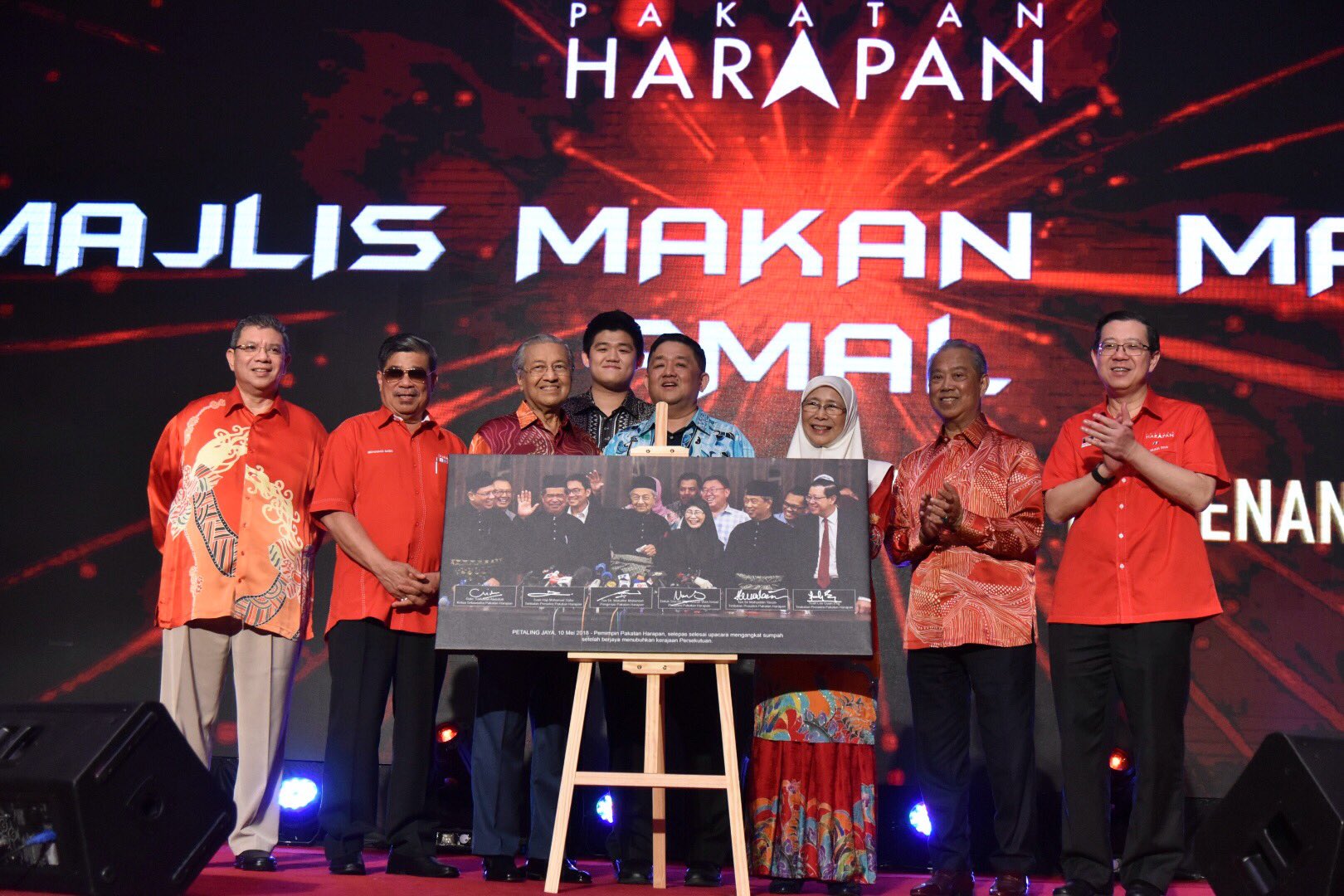 Latif Ramly On Twitter Rt Drwanazizah Alhamdulillah Majlis Makan Malam Amal Pakatan Harapan 2018 Yang Julung Kali Diadakan Berjaya Mencapai Matlamat Pakatan Harapan Mesti Mengumpul Dana Secara Telus Dan Berintegriti Demi Membudayakan