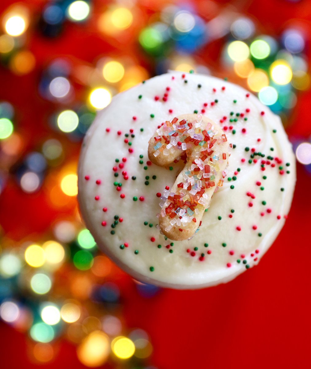 Sprinkles Cupcakes On Twitter Making Spirits Bright With Every Bite Christmas Cookie Cupcake Now Baking At All Sprinkles Through 12 26 Sprinklejoy Tistheseason Https T Co L1a38lez4j