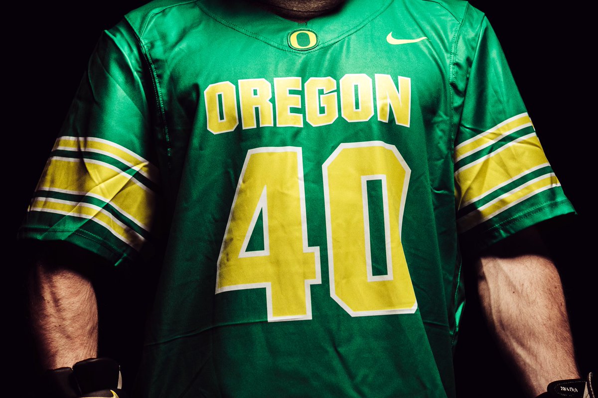UOlacrosse's tweet photo. Look good play good #GoDucks https://t.co/LOFkBopkYz