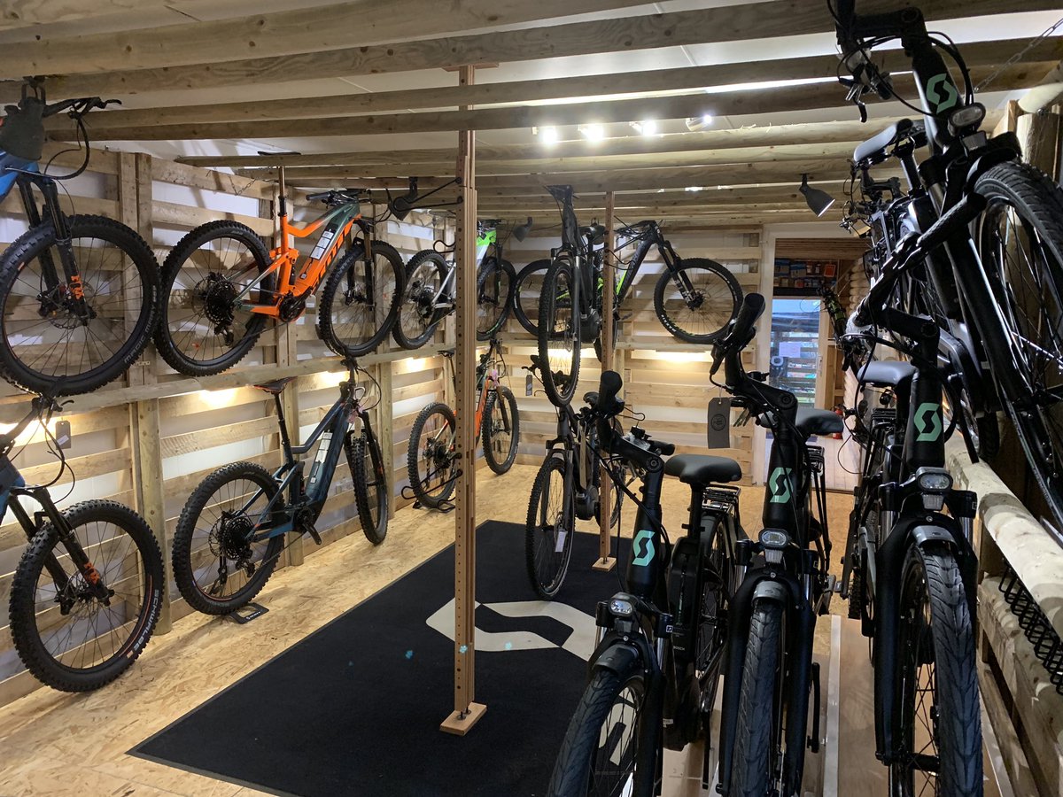 EFlowCycles's tweet photo. 2019 electric bikes are trickling in. Treat yourself this Christmas! 🎄🎄🎄
https://t.co/gQjcRzTBfj
#eMTB #mtblife #SCOTTbikes #cubebikes #eflowcycles #ebike #ebikes #electricbike #fastandfurious #fun #ADRENALINE2018 #Canterbury #kentcycling #cycling https://t.co/zMWoo7waEz