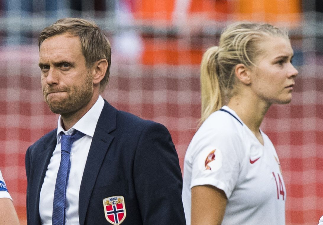"At the moment the situation is kind of locked. . . we have no dialogue with Ada at the moment". Courtesy of @Mesli_Dounia, listen to @nff_info coach @martin_sjogren on the possibility of #BallonDor winner @AdaStolsmo playing at next year's @FIFAWWC https://soundcloud.com/asifburhan-196077588/081218-norwegian-coach-martin-sjogren-on-ada-hegerberg …