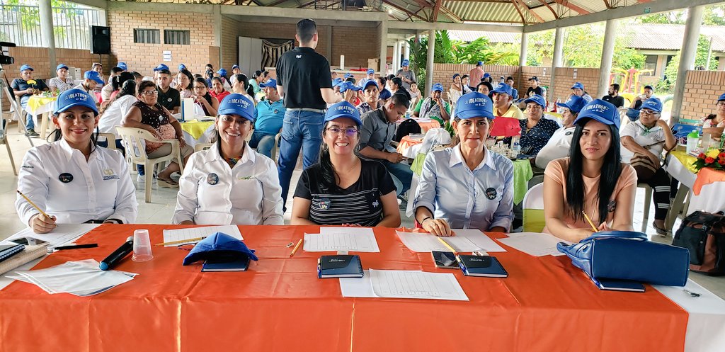 p4sco's tweet photo. Turismo ancestral y étnico en La #Ideathon18 en #Putumayo nos sorprende gratamente con un jurado maravilloso, conformado únicamente por hermosas mujeres.
@PnudColombia @ECOPETROL_SA https://t.co/lyd6g06YSD https://t.co/8y11qATxK3