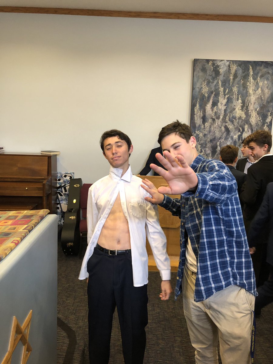 dreidelaza2525's tweet photo. Look out for the big man in the region he’ll be hard to get to #nophotos #godol https://t.co/bByedoQzYm