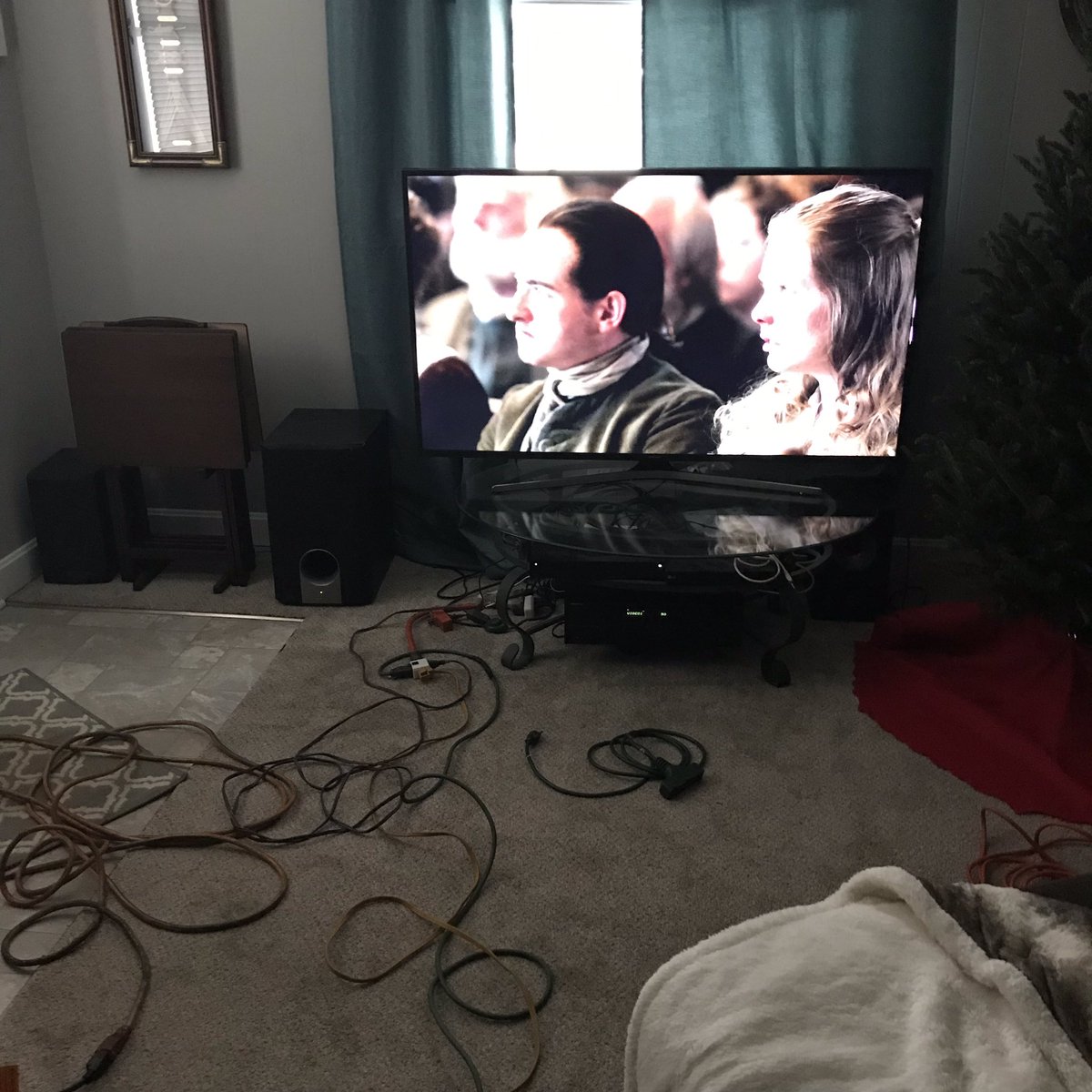 AnneCrews's tweet photo. When #snow and #Ice doesn’t keep you from the #outlander on demand... #generator #asheboro #NC https://t.co/WTLvNxH3x5