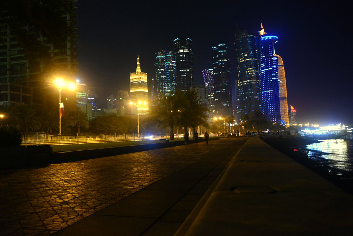 faizansu's tweet photo. This is how i kill my boredom. 📸📸 😜😜  #photography #DohaLife #corniche #Weekend #Qatar #Pakistan https://t.co/V94vgorDt0