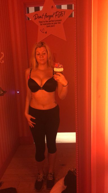 32DDD well damn... gym really is paying off 👌😊 https://t.co/49NEML4h3a<a href="/tag/staycakey"class="tags"><span>#staycakey</span></a>