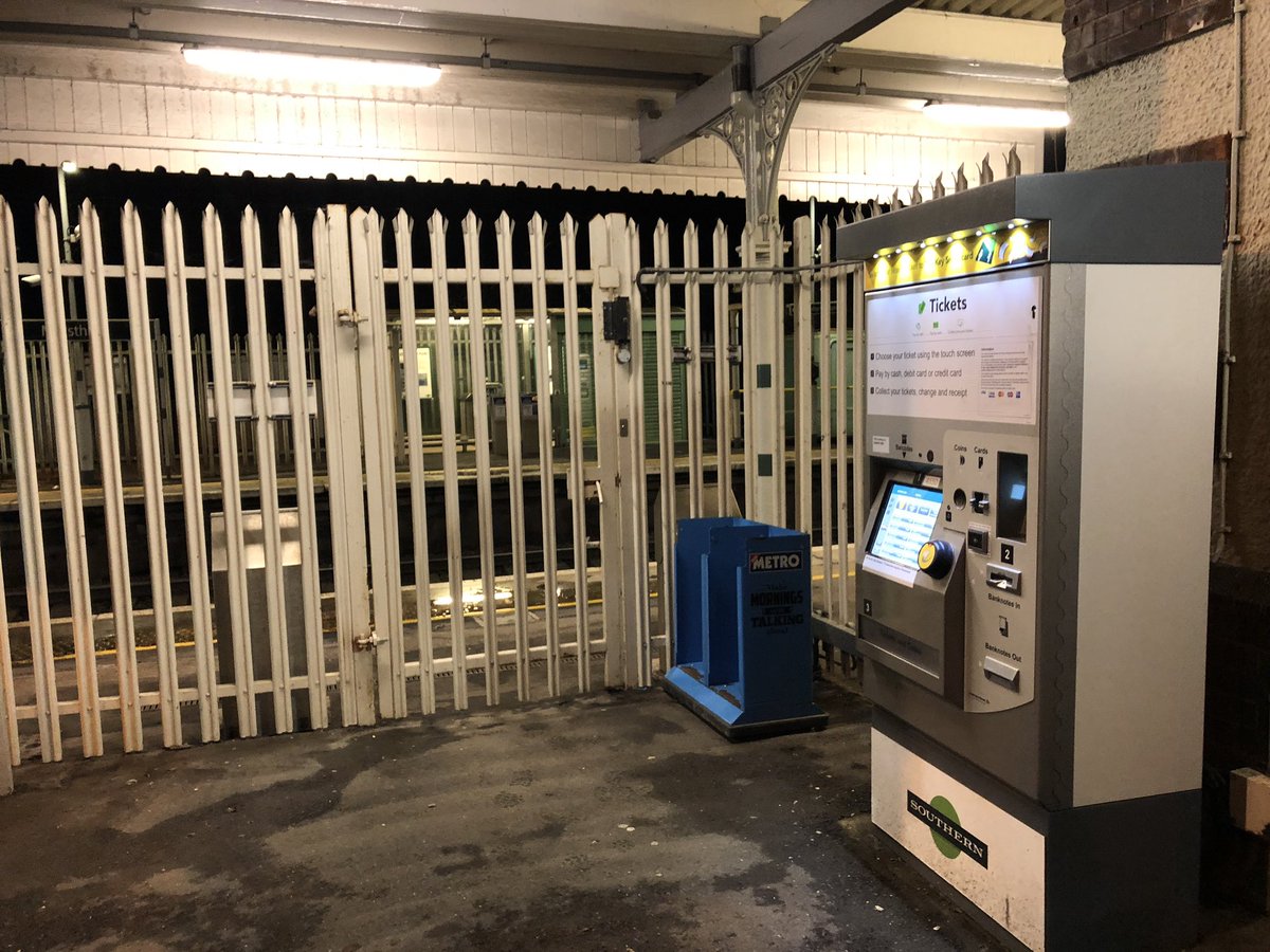 MLoxstonBeed's tweet photo. Absolute nightmare @SouthernRailUK - zero signage at the station about where to get replacement bus. Have had to get an @Uber to London. Will be claiming consequential losses for the journey cost! 😡 https://t.co/Y5wAOlBeKK