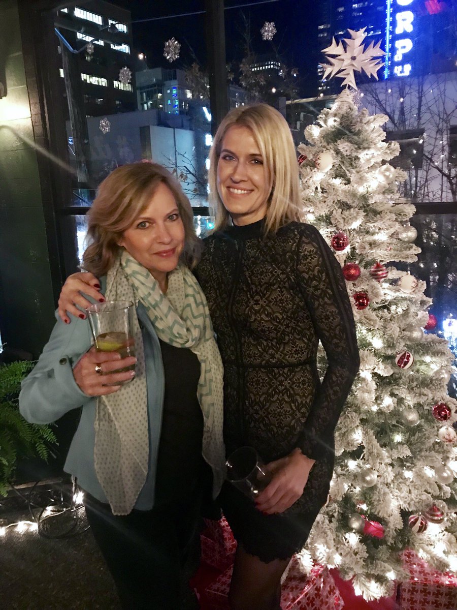 alisonwandzura's tweet photo. From on set to holiday parties, it can be challenging to get a proper photo with @LiniEvans because she makes me laugh too much. @RealPDeLuise, we missed having you there to share in the mischief. #FallingForYou @hallmarkchannel #Two4TheMoney https://t.co/mjFLzuvrwE