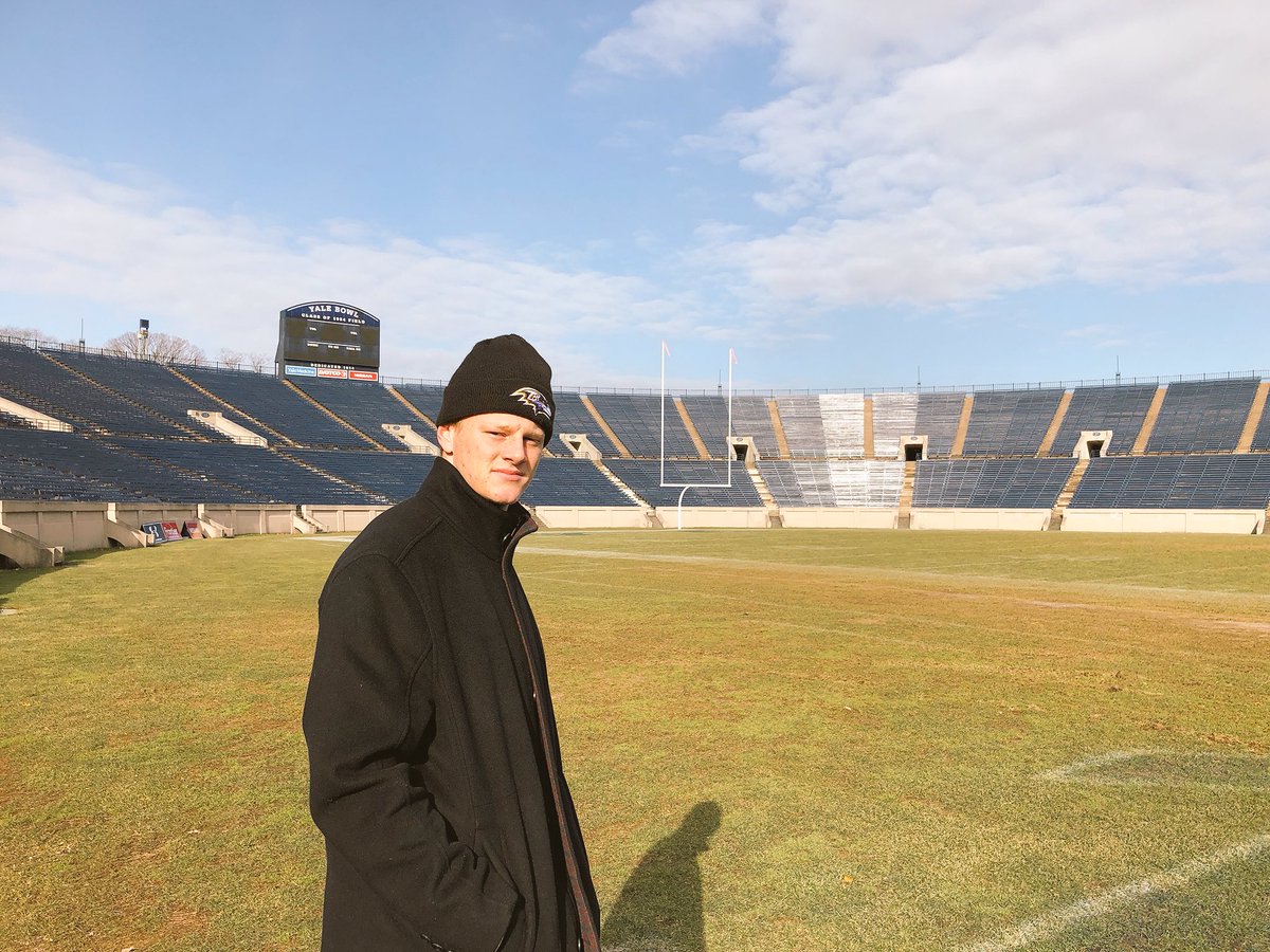 12hawes12's tweet photo. Awesome visit this weekend at Yale! Extremely thankful for the offer to play football 📚🐶 #yalefootball #ivyleague https://t.co/peXmPsC7Dk