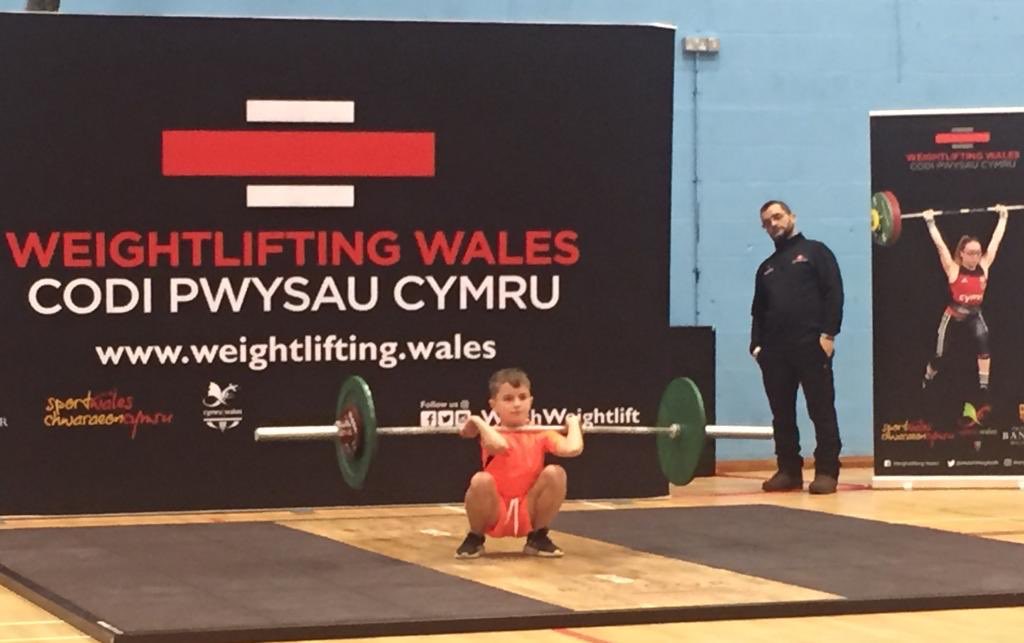 ceritwigge's tweet photo. Thank you  Ray! Daniel had a great time in his first ever comp ✅ and is over the moon with his 🥉🏋🏼‍♀️🏋🏽‍♂️@raywilz @hawfc @WelshWeightlift https://t.co/tRWiqZ7fiN