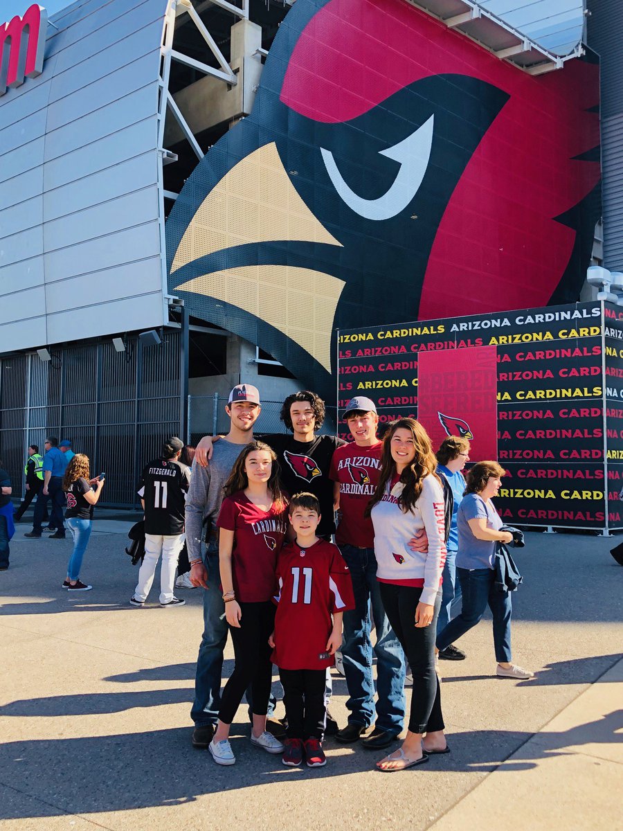 Traveled 1,400 miles from South Dakota to watch our favorite team!! Go Cardinals!
#BeRedSeeRed #teamtennyson #fightingleukemia