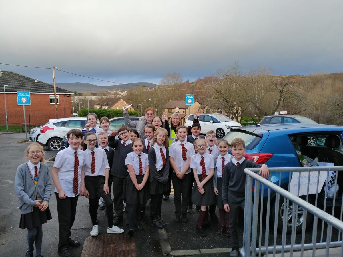 HolyCrossNLC's tweet photo. A big well done to Mrs Lalley and her P7/6 class for coordinating, organisating and sorting the donations for the @kcfb1 Kilsyth food bank. @LandLNLC @nlcpeople . Thanks to everyone who donated 🌟 https://t.co/kYfYgA4iYl