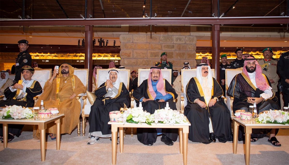 aawsat_News's tweet photo. من #السعودية | صور من رعاية #خادم_الحرمين_الشريفين لحفل افتتاح مشروع تطوير حي الطريف التاريخي.
https://t.co/lRmPQrUrDw https://t.co/M0wEXtzMiJ