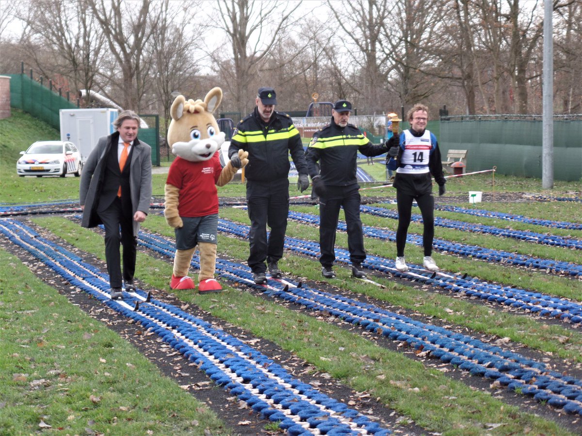 Al langlaufend met ‘The Flame of Hope’ de Special Olympics Nationaal Langlauf geopend in #gouda bij <a href="/LanglaufGouda/">LanglaufGouda</a> met <a href="/TorchRunNL/">Torch Run NL</a> <a href="/TandemSupport/">Tandem Support</a> en <a href="/SO_NL/">Special Olympics NL</a>. Sport is voor iedereen en door mee te doen ben je al een winnaar!