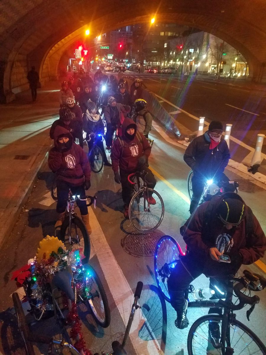 corcinoclaudia's tweet photo. Riding #BikeNYC today since 5:00 am with frigid temperatures from #BikeQNS to Manhattan. #CiclistasLatinoamericanosDeNewYork never stop even in freezing weather. Used #SaferSkillman and hopefully in the future #MorespaceQBB. #protectedbikelanes made a big difference for all https://t.co/rrzkqsqrTi