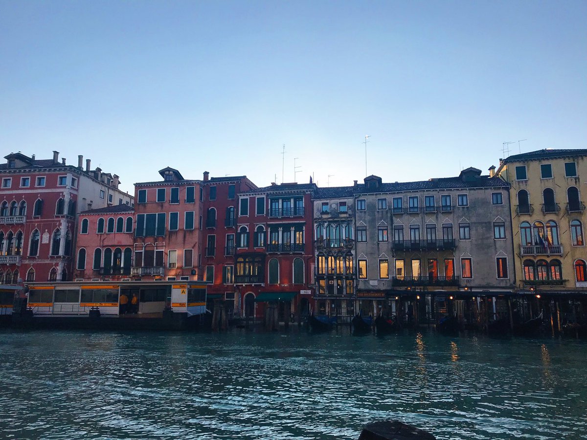 i1aydatekin's tweet photo. Venice!✨
#venice #travel #venedig #icecream #travel #travelphotography #travelgram #travelling #italy #italien #girl #reisen #wanderlust #travelblogger #blogger https://t.co/kzki7Gm3m4
